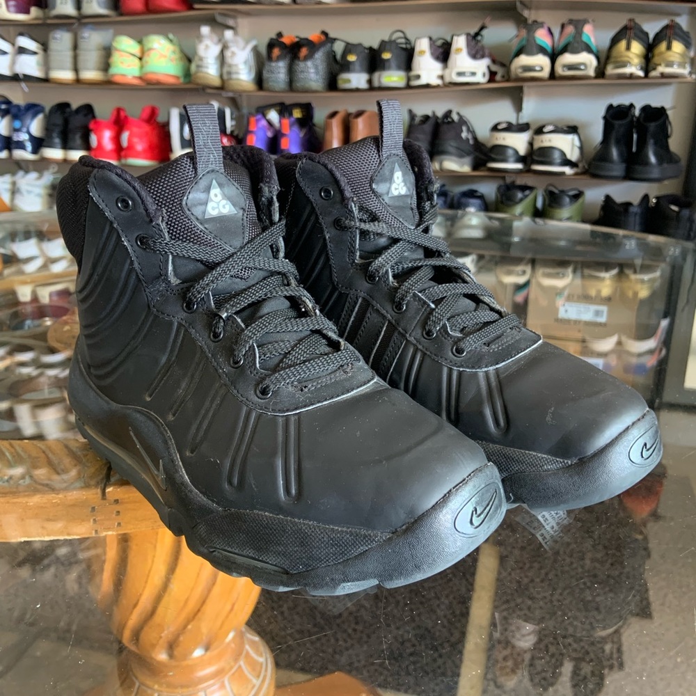 Youth 6.5 (39) Nike ACG Air Bakin Posite ‘Triple Black’